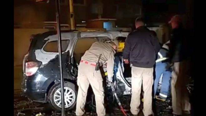 Carro pegou fogo após o acidente. Foto: Reprodução Facebook