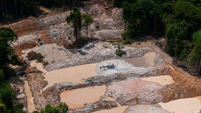 Presidente Jair Bolsonaro disse que pretende enviar ao Congresso projeto de lei para legalizar garimpos clandestinos do país. Mercúrio permanecerá vetado.