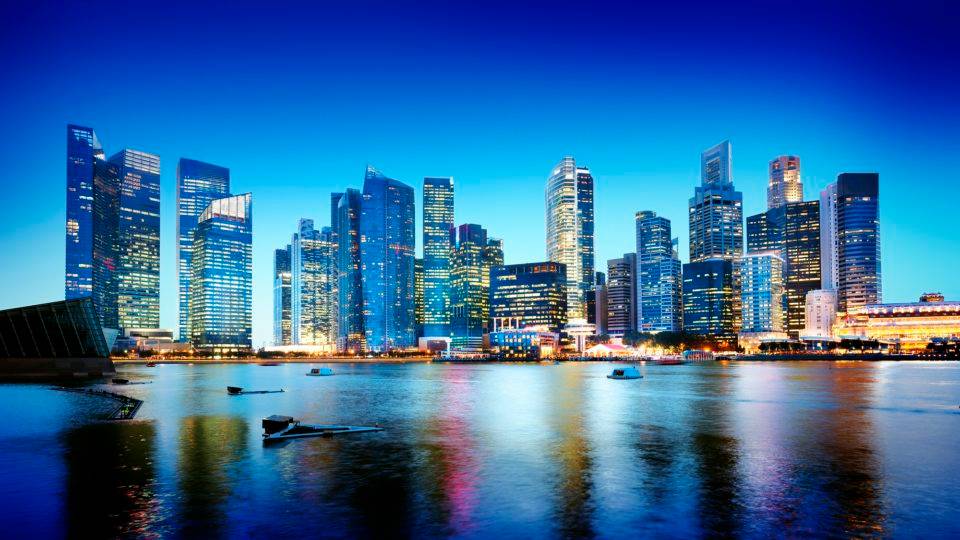 Quais os desafios das cidades do futuro? Parte de Singapura, modelo de cidade do futuro. Foto: Freepik.com
