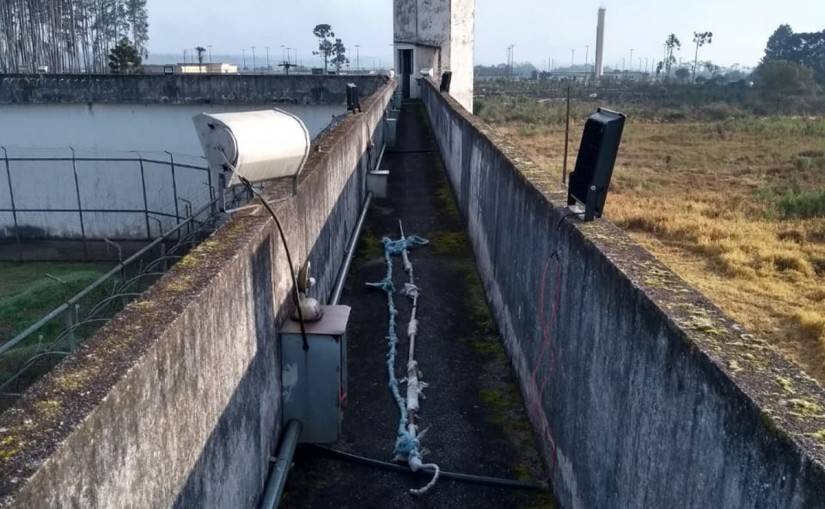 Em fuga, presos usam lençóis amarrados para escapar de presídio A fuga foi descoberta por um policial militar, por volta das 8h. Foto: Tribuna do Paraná/Colaboração