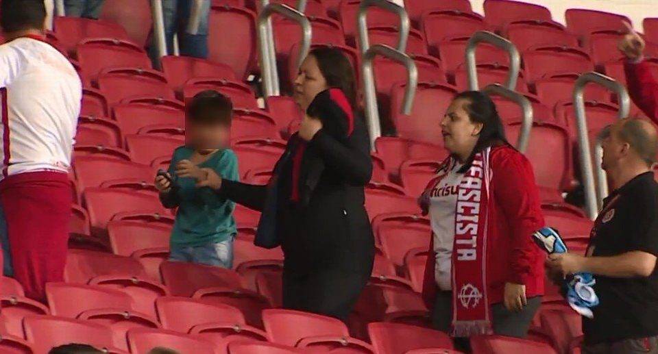 A triste cena do Grenal que chocou a todos; vídeos, redes sociais, tudo o que você precisa saber A triste cena do Grenal que chocou a todos; vídeos, redes sociais, tudo o que você precisa saber