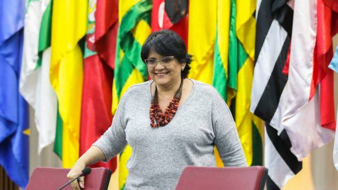 A ministra da Mulher, da Família e dos Direitos Humanos (MMFDH), Damares Alves, apresenta balanço das ações das oito secretarias nacionais que compõem o ministério e a Ouvidoria Nacional dos Direitos Humanos nos 200 dias do governo.Brasília - E/D. Ministra da Mulher, da Família e dos Direitos Humanos, Damares Alves, e o secretario executivo do ministerio, Sergio Carazza