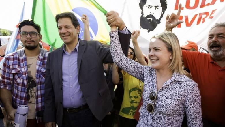Gleisi Hoffmann e Fernando Haddad, em ato pela liberdade de Lula