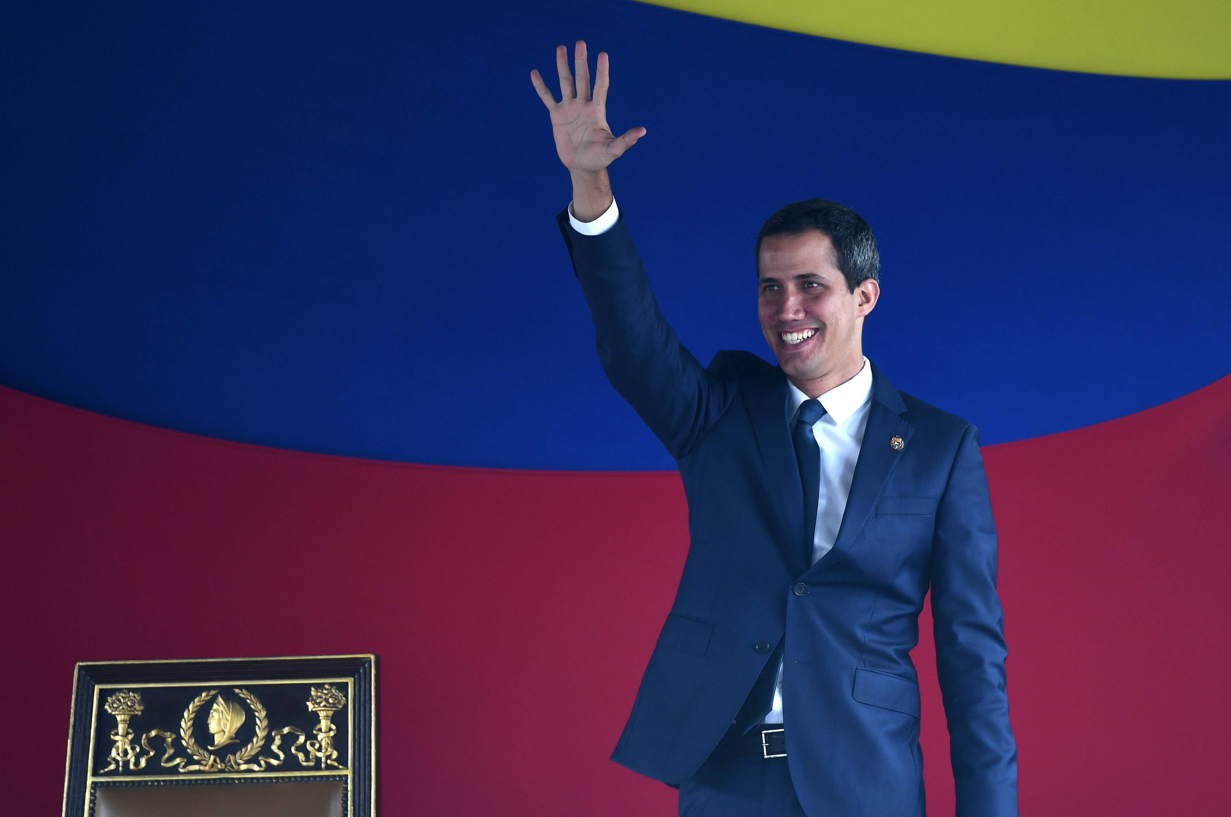 Liderada por Juan Guaidó, a Assembleia Nacional aprovou a reintegração da Venezuela ao Tiar