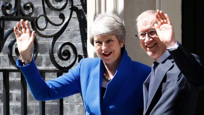Theresa May se despede do cargo de primeira-ministra do Reino Unido