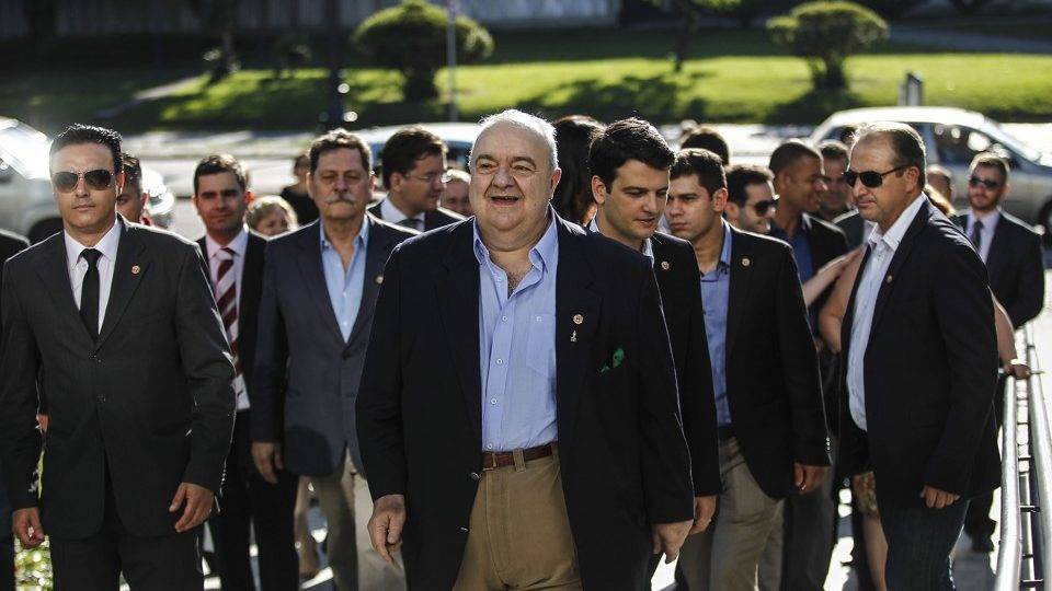 Rafael Greca chega para primeiro dia de mandato