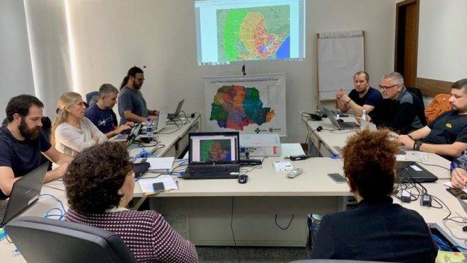 Apresentação de mapa sobre o avanço da febre amarela no Paraná