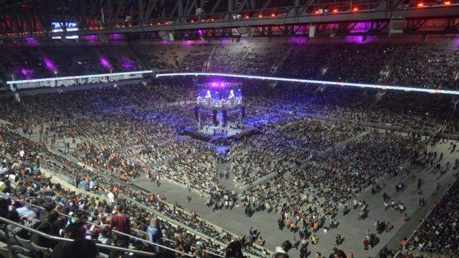 Megaculto foi na Arena da Baixada.