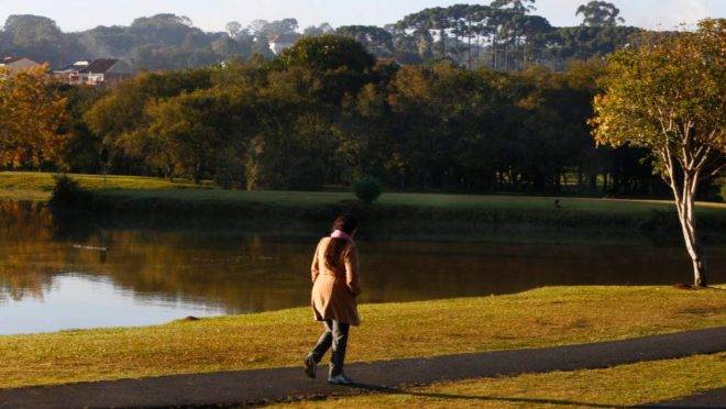 Temperatura cai na sexta-feira (2). A mínima prevista para sábado (3) é de 1°C.