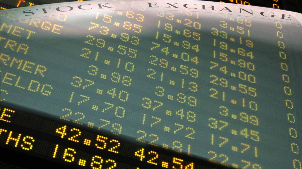B3 fecha em alta após pior sessão desde 1998; dólar recua Bolsa de valores