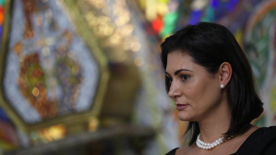 Michelle Bolsonaro ganha força no governo e emplaca mais que vários ministros Michelle Bolsonaro