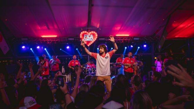 A “Fica Comigo” acontece sábado (03) a partir das 15h na Ópera de Arame.
