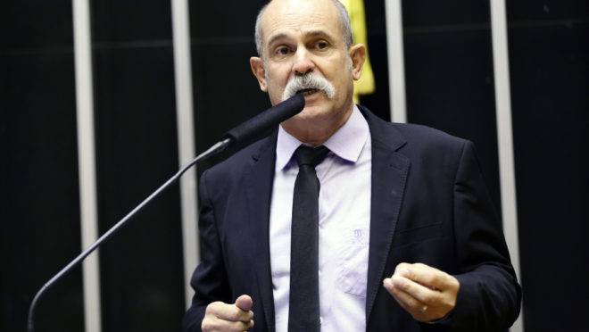 Sargento Fahur (PSD) discursa no plenário da Câmara dos Deputados