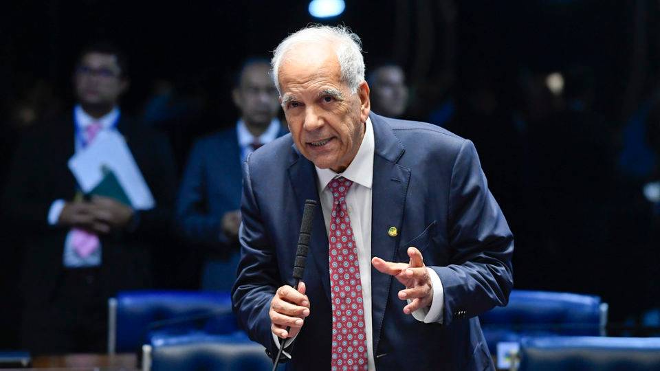 Oriovisto Guimarães (Podemos) durante sessão plenária no Senado Federal