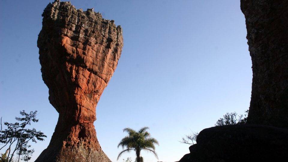 Trilha de arenitos do Parque de Vila Velha ganhará nome de empresa do PR Unimed