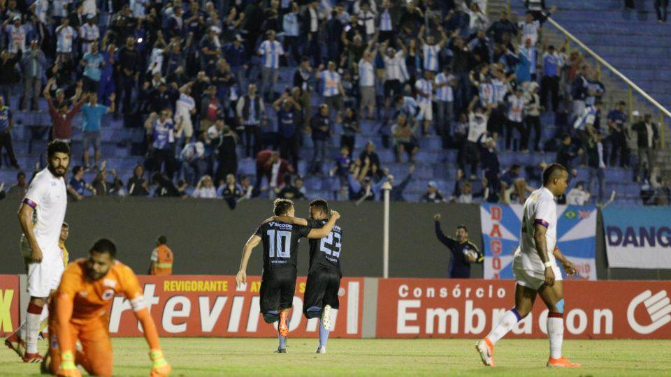 Paraná joga mal e perde de três do Londrina no Café Paraná Clube sofre a segunda derrota seguida na Série B