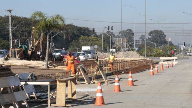 Trecho da Linha Verde Norte em que obras da Estação PUC foram iniciadas no mês de junho. de 2019