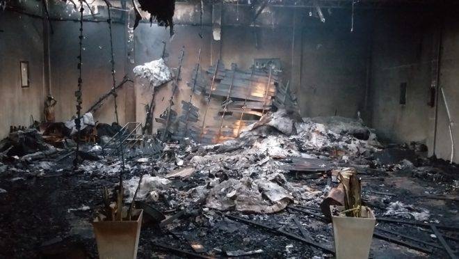 Imóvel do centro religioso após o incêndio controlado
