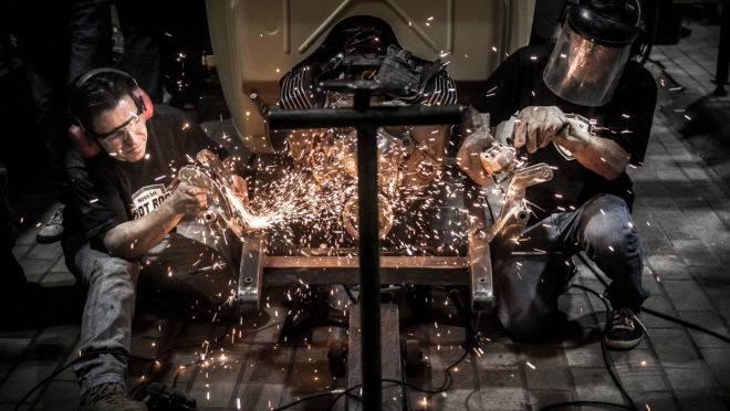 Construção de um hot rod modelo Ford Tudor 1930 ao vivo no Motor Show 2018. Foto: Letícia Akemi/ Gazeta do Povo