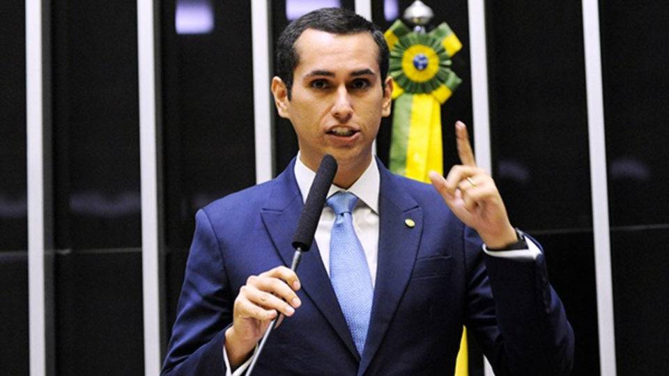 Relator do Orçamento de 2020, Domingos Neto recuou da intenção de quase dobrar o valor do fundo eleitoral.