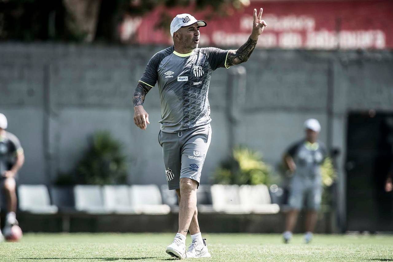 Jorge Sampaoli durante treinamento do Santos FC. Foto: Ivan Storti/Santos FC Jorge Sampaoli durante treinamento do Santos FC. Foto: Ivan Storti/Santos FC
