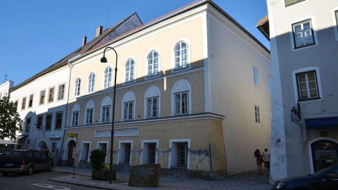 Casa onde nasceu o ditador nazista Adolf Hitler em Braunau am Inn, na Áustria