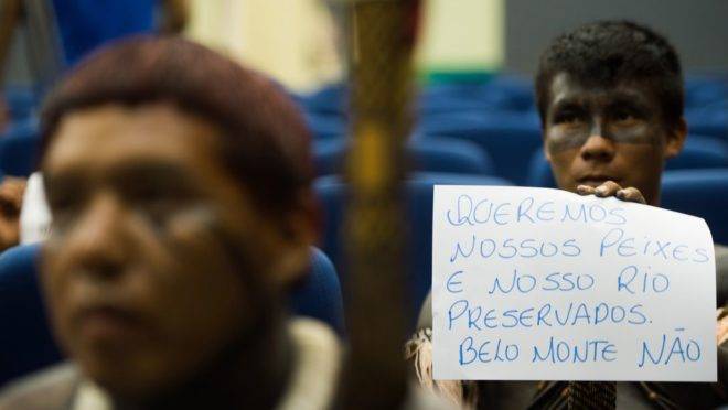 Índios do Xingu protestaram em apresentação de 2015 sobre o enchimento do reservatório da Usina Hidrelétrica de Belo Monte, no rio Xingu