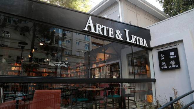 Livraria Arte e Letra em novo endereço, no bairro Batel.