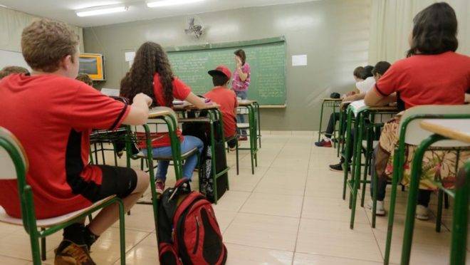 Desempenho nos anos finais do ensino fundamental pode melhorar com a adoção de boas práticas utilizadas nas escolas bem-sucedidas.
