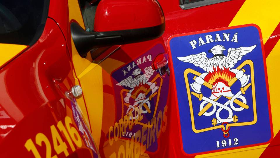 Corpo de Bombeiros faz buscas por aeronave que desapareceu no Paraná.