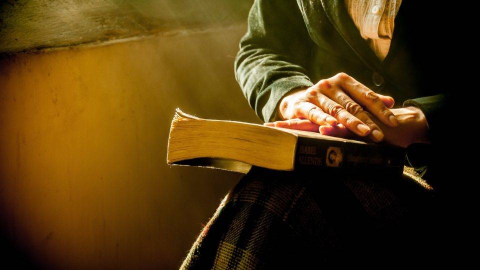 “Bloqueio de leitor”: o mal que assombra aqueles que se dedicam à literatura Quintella: “O bloqueio de leitor é algo insuportável. Falta algo na vida, e não sei como preencher o vazio.”