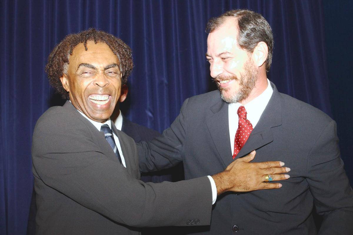 O músico Gilberto Gil com o atual candidato a presidente Ciro Gomes: manifesto contra Jair Bolsonaro | ABRABR