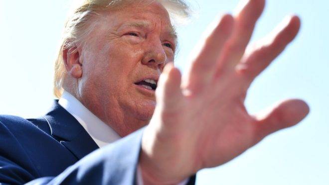 O presidente dos EUA, Donald Trump, fala com jornalistas no gramado da Casa Branca, Washington DC, 9 de agosto de 2019