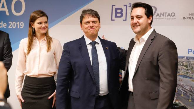 O ministro da Infraestrutura com o governador do Paraná.