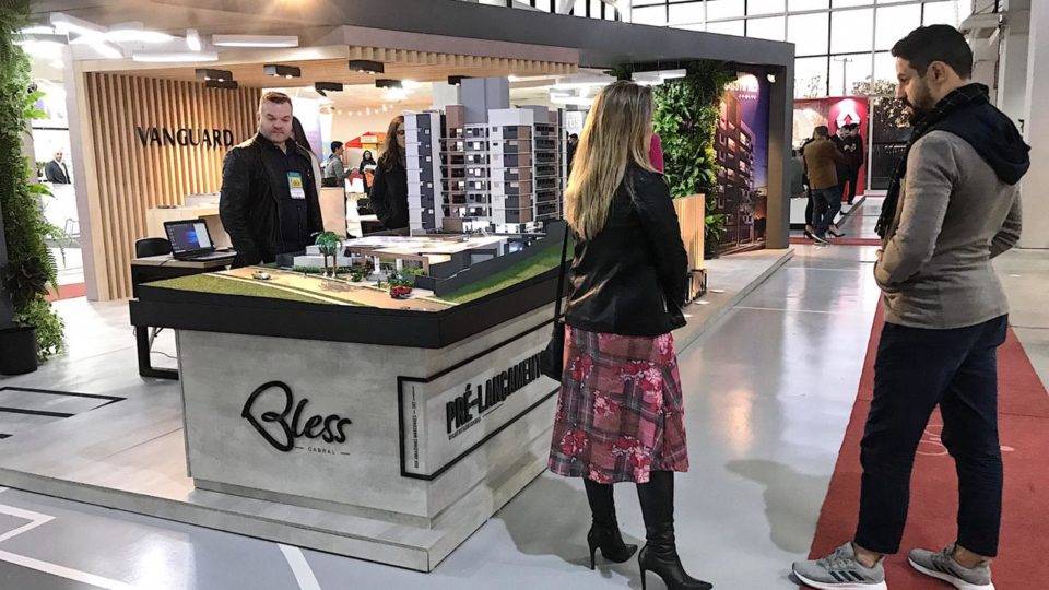Expectativa pela retomada do mercado anima primeiro dia da Feira de Imóveis Parte da Feira de Imóveis
