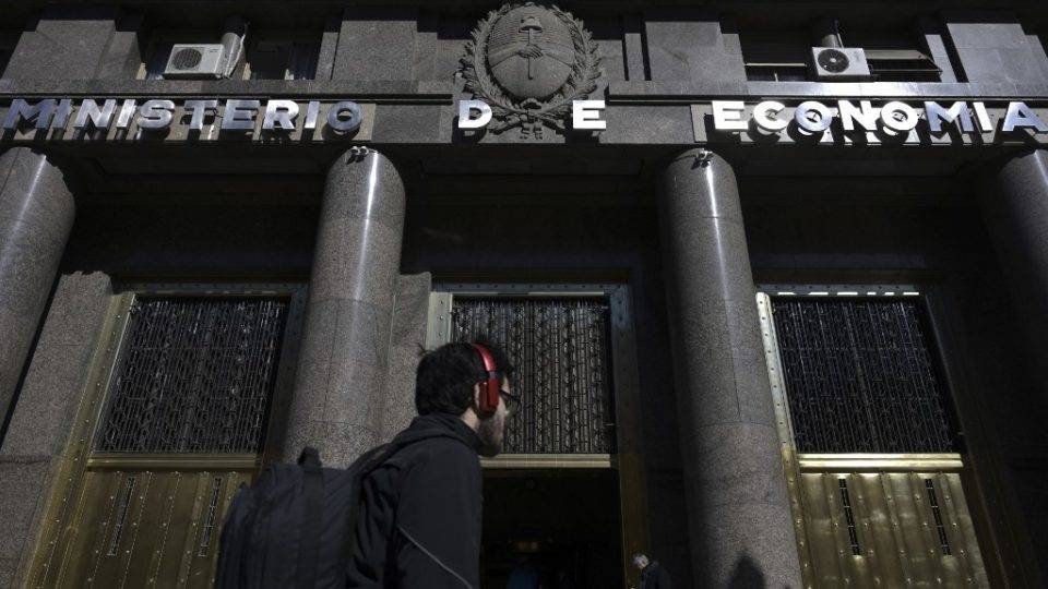 Ministério da Economia da Argentina, em Buenos Aires, 14 de agosto de 2019. O presidente Mauricio Macri anunciou aumento de salário e corte de impostos para melhorar o cenário econômico após vitória de seu rival esquerdista nas primárias no fim de semana