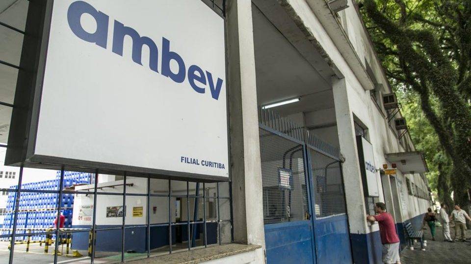 Fachada da Ambev em Curitiba