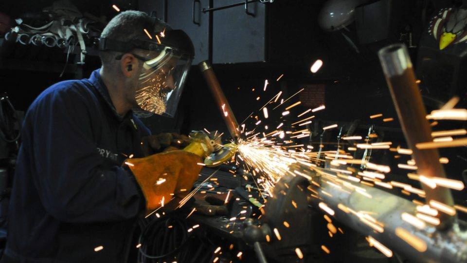 Tendência mundial: a classe operária deu uma guinada à direita Esquerda diz que a direita é elitista. Mas números mostram tendência diferente. Classes mais baixas tendem a serem mais conservadoras e votar na direita.