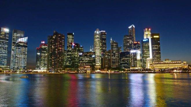 Enquanto os capitalistas elogiam e continuam exaltando exemplos bem-sucedidos, como Singapura, os socialistas insistem que as experiências fracassadas não são socialistas.
