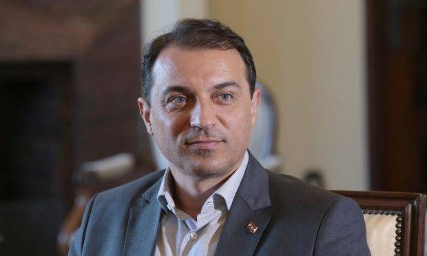 O governador de Santa Catarina, Carlos Moisés, eleito na onda bolsonarista, tem se distanciado da agenda defendida pelo presidente Jair Bolsonaro.