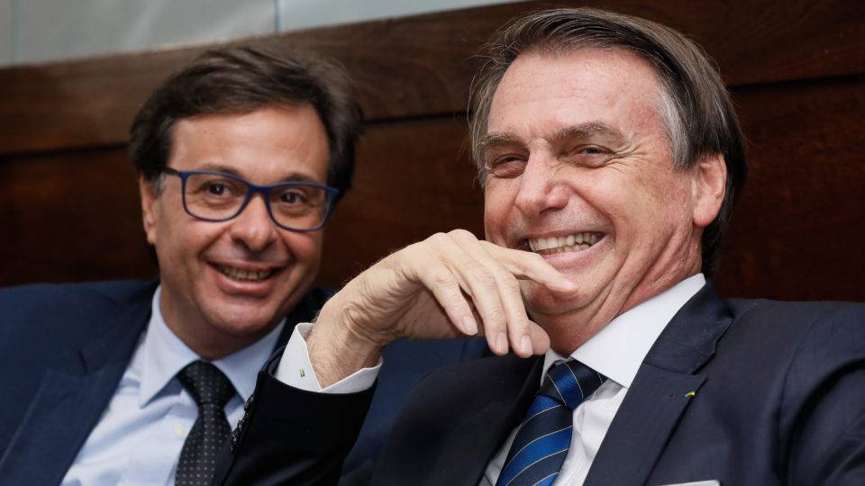 Multa ambiental de presidente da Embratur é cancelada por ICMBio Presidente da República Jair Bolsonaro acompanhado do presidente da Embratur (Instituto Brasileiro de Turismo), Gilson Machado Neto.