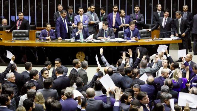 Sessão da Câmara dos Deputados que aprovou o projeto de lei que pune abuso de autoridade.