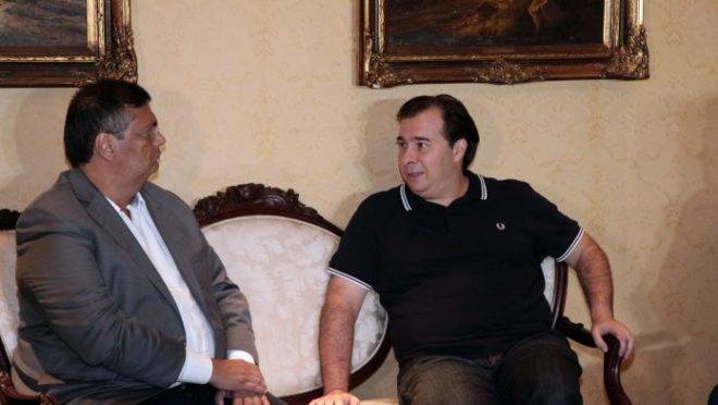 O governador do Maranhão, Flavio Dino, e Rodrigo Maia, em junho