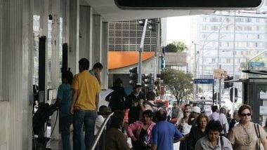 Receita Federal suspende saída de superintendência de Curitiba para o RS Sede da Superintendência da Receita Federal em Curitiba