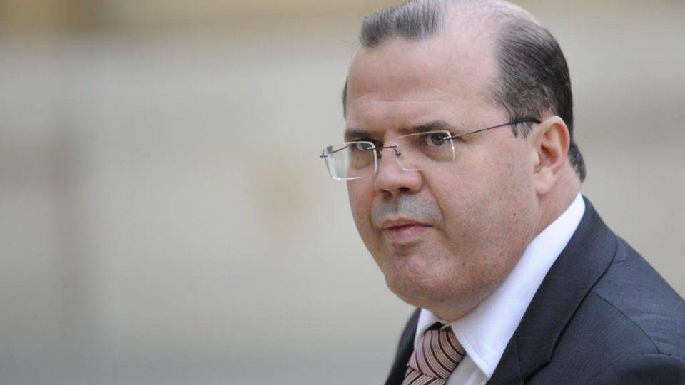 Uma nota do presidente do Banco Central, Alexandre Tombini, divulgada na véspera da decisão fez muitos economistas mudarem suas projeções para a Selic | LIONEL BONAVENTURE/AFP