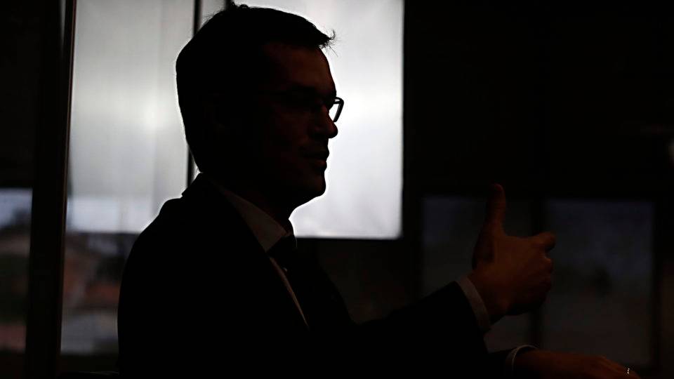 Deltan Dallagnol, chefe da força-tarefa da Lava Jato em Curitiba, anunciou que vai deixar a operação. Na foto com o procurador Diogo Mattos, que também já não está mais na força-tarefa.