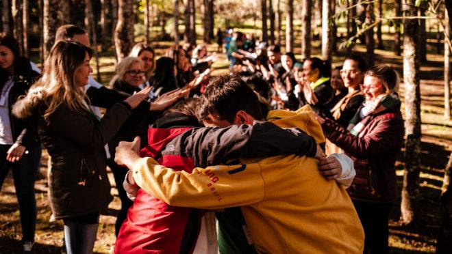 Projeto une crianças carentes e voluntários para um dia especial