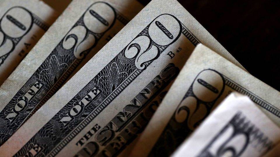 Dólar fecha em forte alta, cotado a R$ 5,90 Dólar dispara fecha a R$ 5,90