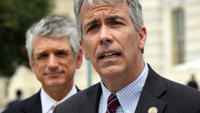 O ex-congressista Joe Walsh anunciou em 25 de agosto de 2019 que desafiará Donald Trump para a indicação presidencial republicana