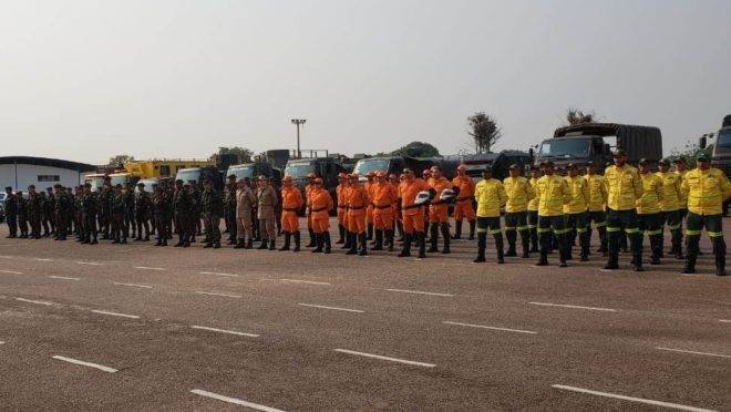 Militares começaram a atuar em Rondônia no combate ao fogo
